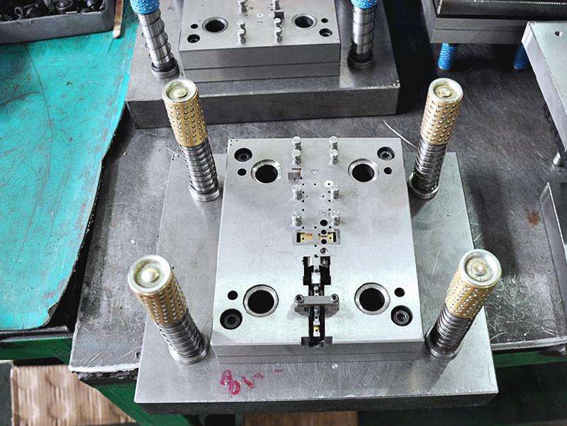 讷河模具制造-01